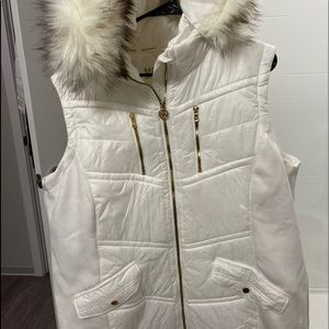 Michael Kors Puffer Vest w Fur Hood White size 2X